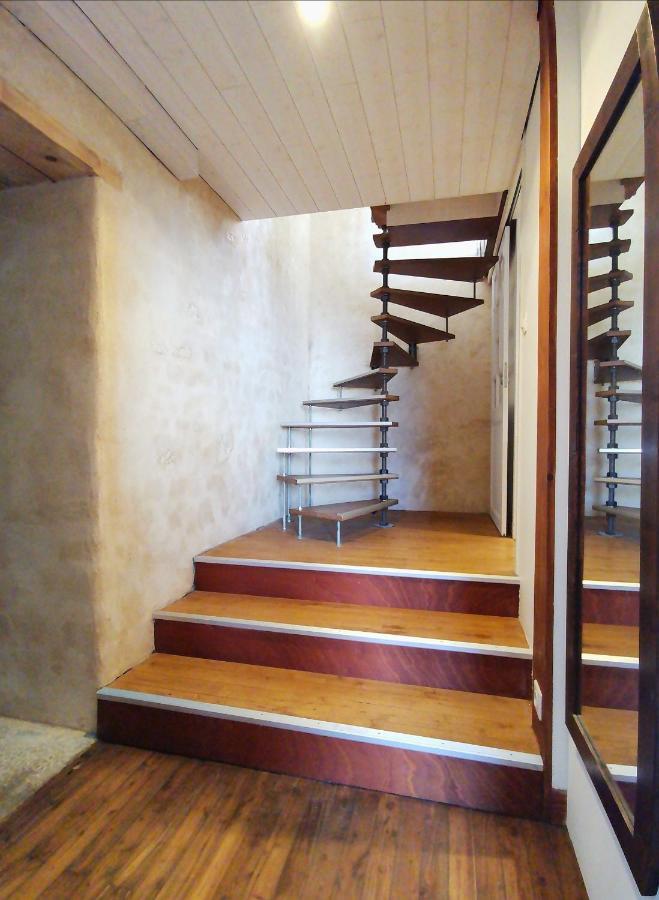 La Maison De Thomas Saint-Amant-de-Boixe 外观 照片