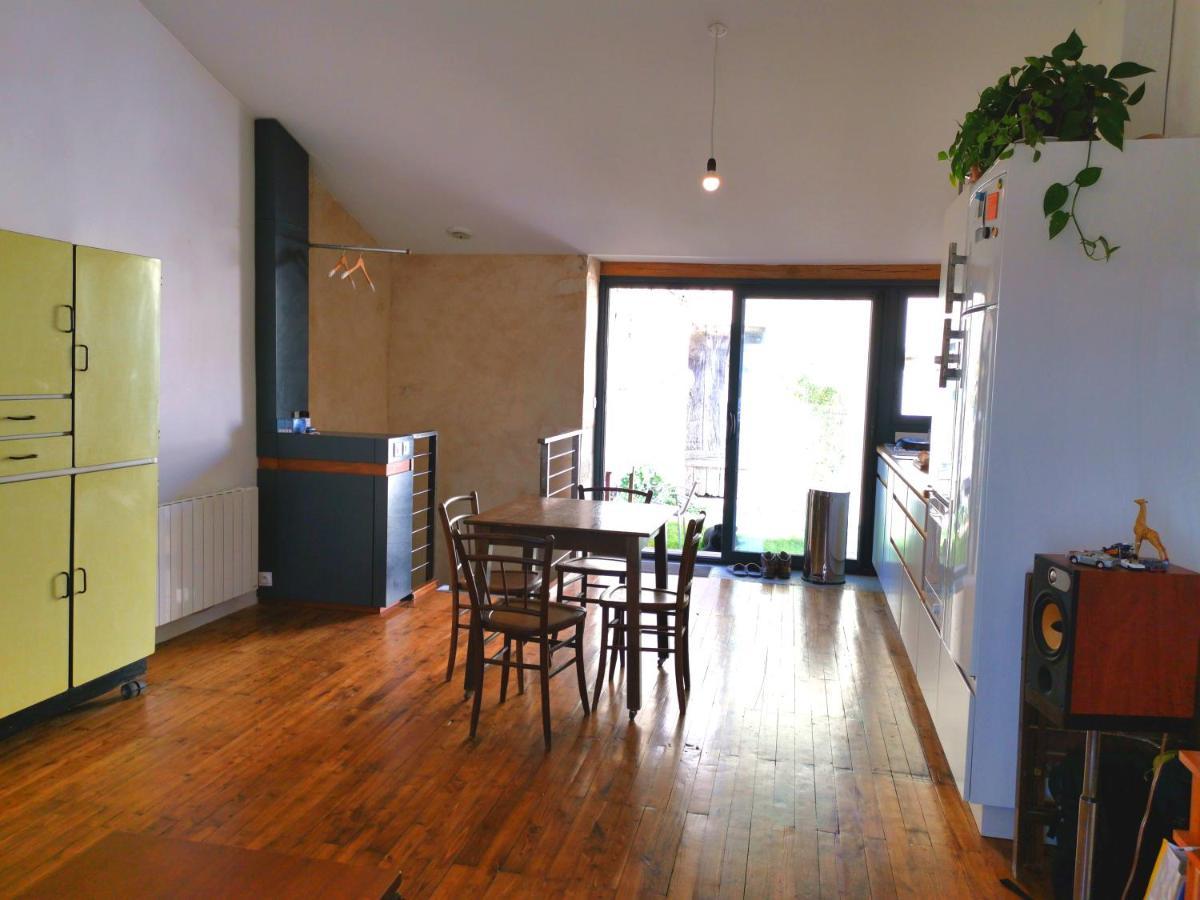 La Maison De Thomas Saint-Amant-de-Boixe 外观 照片