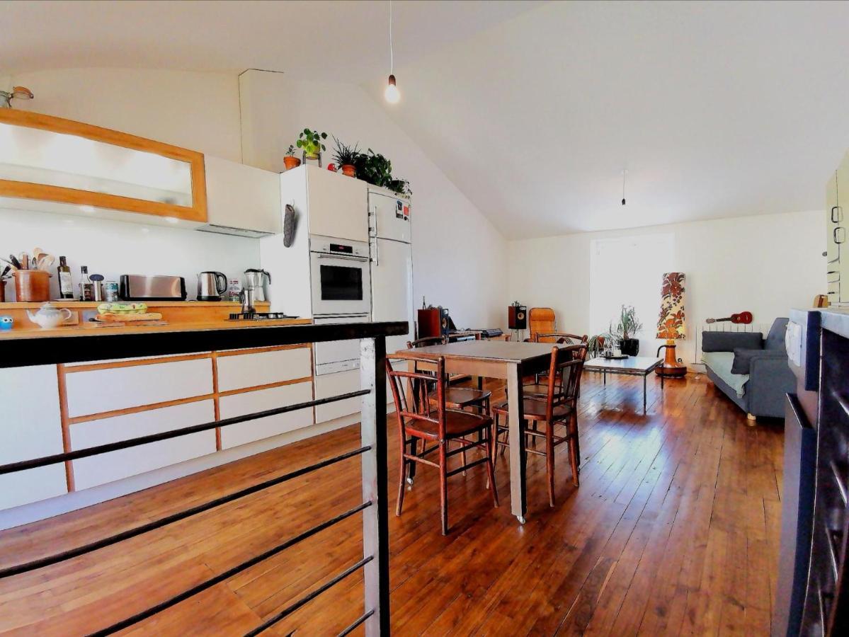 La Maison De Thomas Saint-Amant-de-Boixe 外观 照片